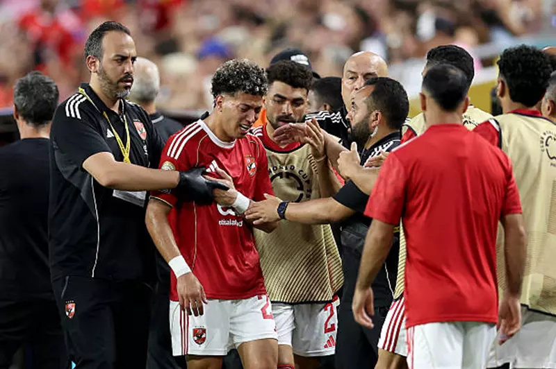 إصابة وبكاء إمام عاشور